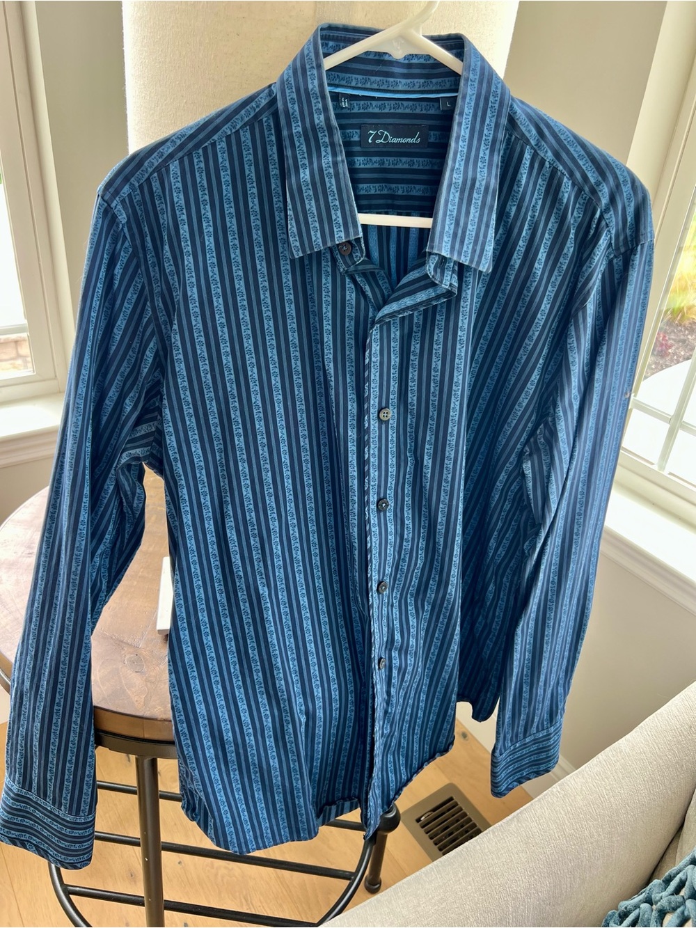 7 Diamonds Men's Navy & Light Blue Vertical Stripe Button-Down